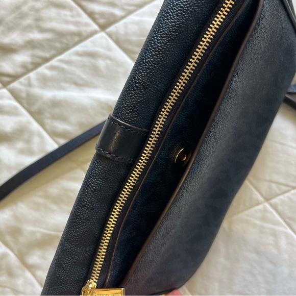 Michael Kors Purse - Picture 5 of 5